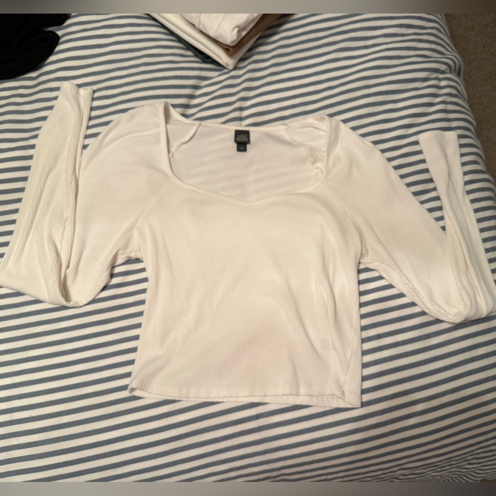 White Long Sleeve Ribbed Cropped Top || Never Worn